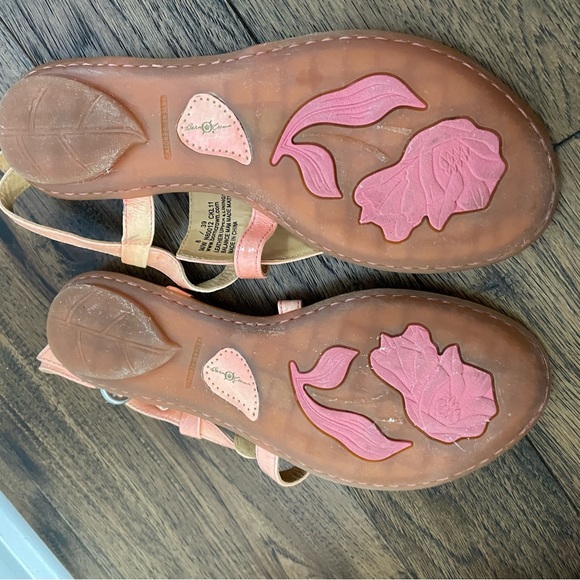 Born Crown Pink sandals - Picture 8 of 9